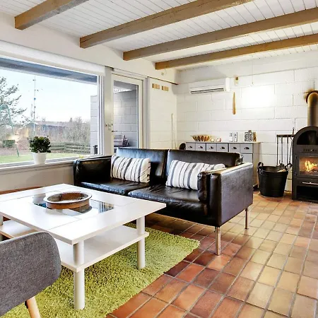 Two-bedroom In Glesborg 8